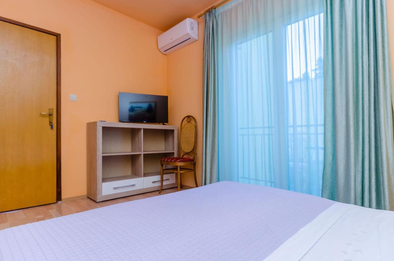 Apartment Benzon Kastela Exterior photo